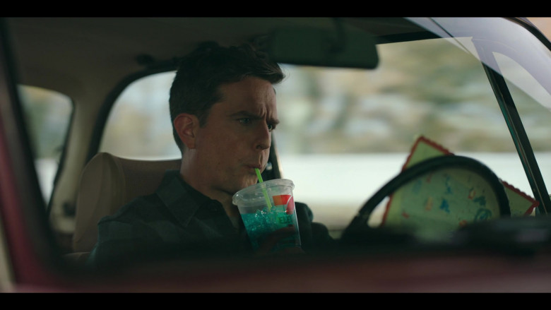 7-Eleven Drink of Ed Helms as Nathan Rutherford in Rutherford Falls S01E10 D’Angelos (2021)