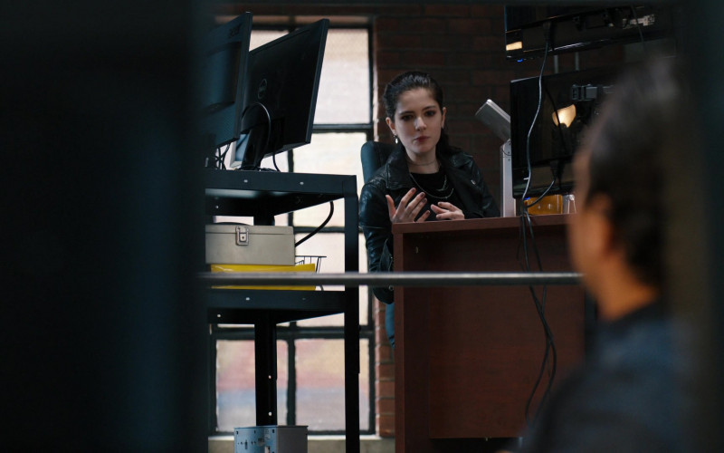 Acer and Dell Monitors in Law & Order Organized Crime S01E02 Not Your Father's Organized Crime (2021)