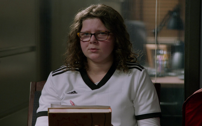 Adidas Girls T-Shirt in Chicago P.D. S08E11 Signs of Violence (2021)