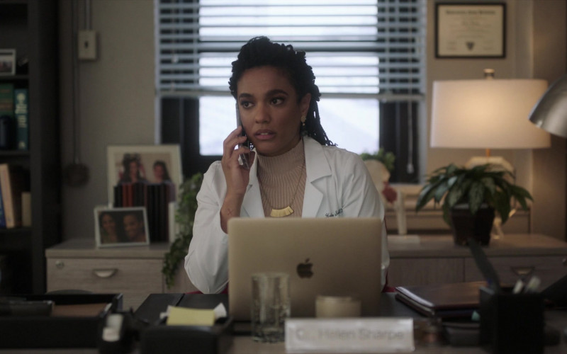 Apple MacBook Laptop Used by Freema Agyeman as Dr. Helen Sharpe in New Amsterdam S03E06 Why Not Yesterday (2021)