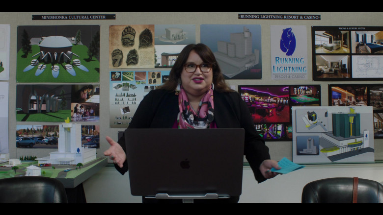 Apple MacBook Laptop Used by Jana Schmieding as Reagan Wells in Rutherford Falls S01E10 (1)