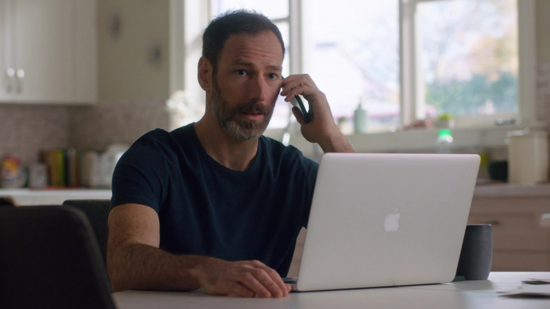 Apple MacBook Pro Laptop of Philip Sternberg as Nathan Foster in Workin' Moms S05E08 Punch Dad (2021)