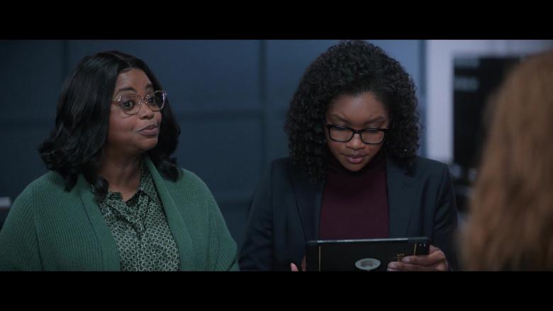 Apple iPad Tablet of Taylor Mosby as Tracy in Thunder Force (2)