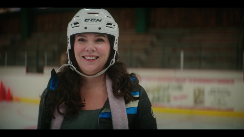 CCM Hockey Helmet of Lauren Graham as Alex Morrow in The Mighty Ducks Game Changers S01E04 (1)