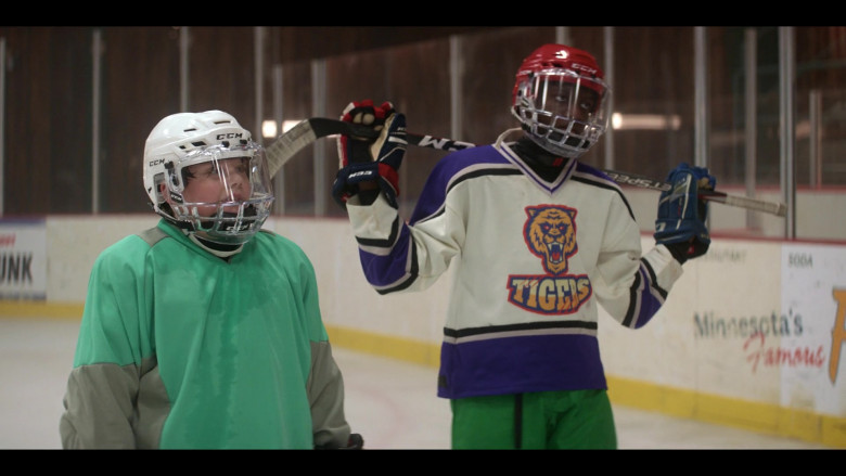 CCM Hockey Helmets in The Mighty Ducks Game Changers S01E03 (1)