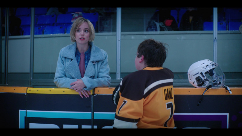 CCM Hockey Helmets in The Mighty Ducks Game Changers S01E03 (4)