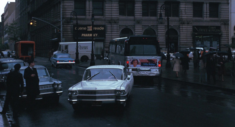 Cadillac Fleetwood 60 Special Car in Catch Me If You Can Movie (1)