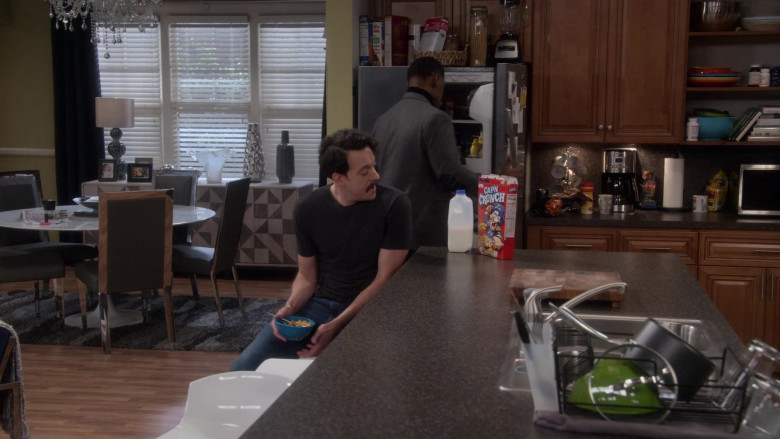 Cap’n Crunch Breakfast Cereal Enjoyed by Jonathan Kite as Johnny Williams in Dad Stop Embarrassing Me! S01E08 (2)