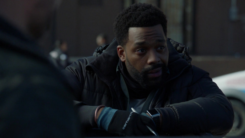 Carhartt Gloves of LaRoyce Hawkins as Officer Kevin Atwater in Chicago P.D. S08E12 (1)