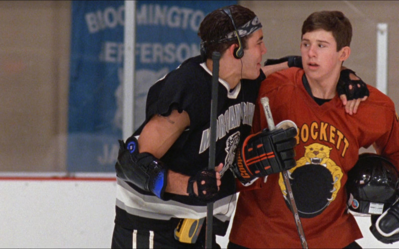Cooper Ice Hockey Gloves in D2 The Mighty Ducks 1994 Film (1)