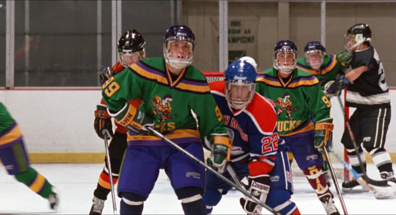 Cooper Ice Hockey Gloves in D2 The Mighty Ducks 1994 Film (2)