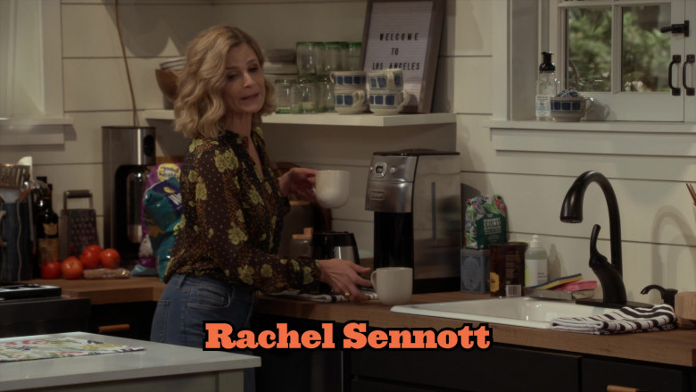 Cuisinart Coffee Machine in Call Your Mother S01E09 One Bad Mother (2021)