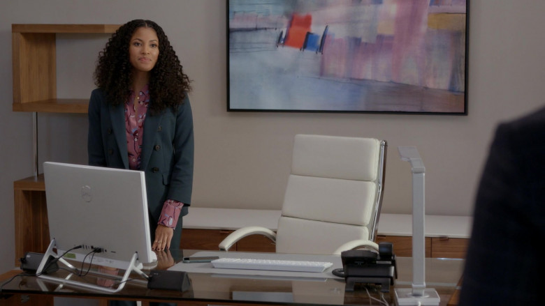 Dell All-In-One White Computer Used by Lex Scott Davis as Cassidy ‘Cass' Ray in Rebel S01E02 Patient X (2021)