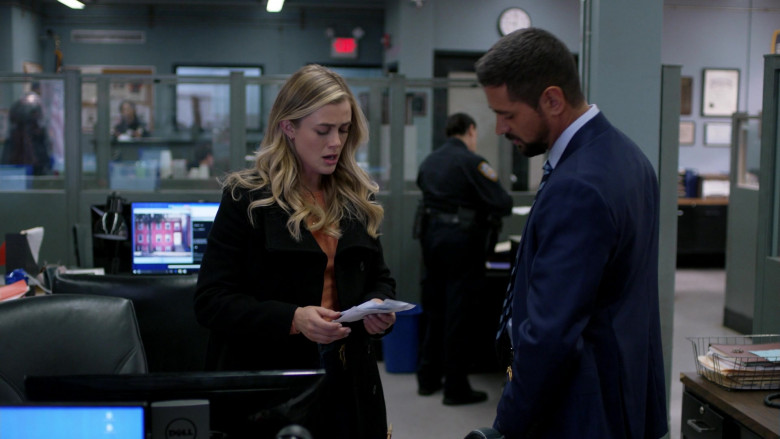 Dell Computer Monitor Used by Melissa Roxburgh as Michaela Stone in Manifest S03E02 (2)