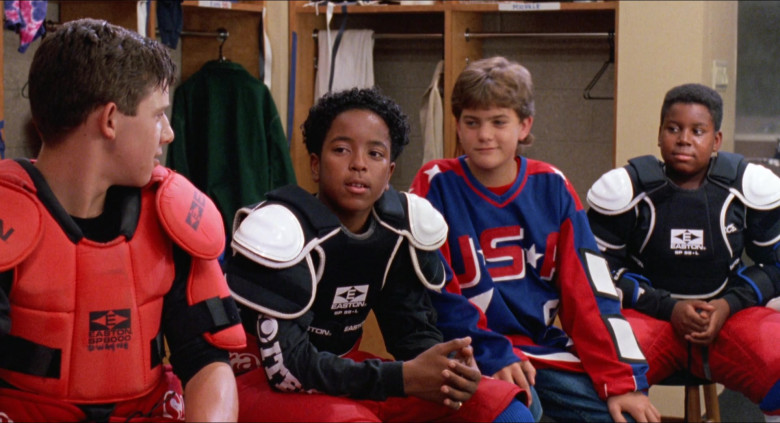 Easton Hockey Shoulder Pads in D2 The Mighty Ducks (2)
