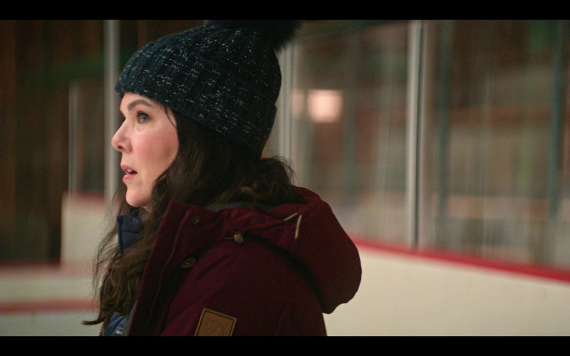 Fjallraven Women's Jacket of Lauren Graham as Alex Morrow in The Mighty Ducks Game Changers S01E04 Hockey Moms (2021)