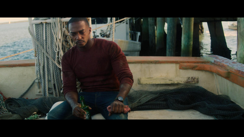 Heineken Beer Enjoyed by Anthony Mackie as Sam Wilson in The Falcon and the Winter Soldier S04E11 TV Show (1)