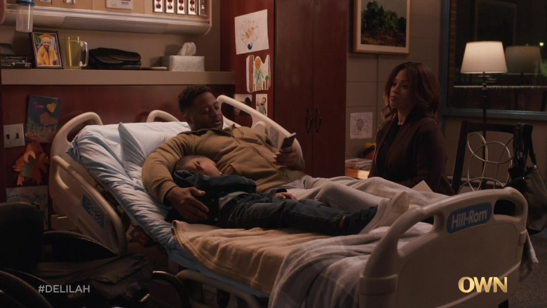 Hill-Rom Hospital Bed in Delilah S01E06 (2)