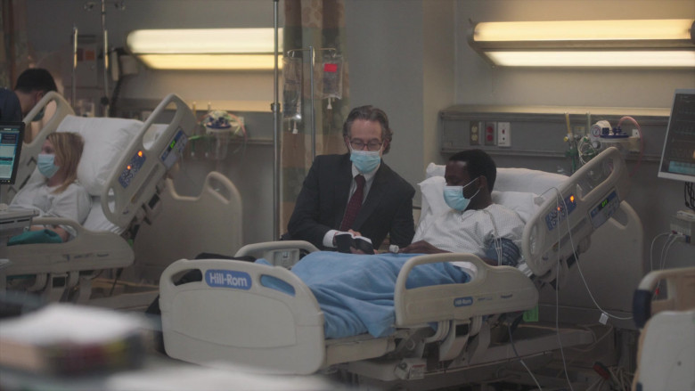 Hill-Rom Hospital Bed in New Amsterdam S03E07 The Legend of Howie Cournemeyer (2021)