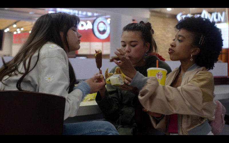 Hot Dog on a Stick Fast Food in Generation S01E08 TV Show (1)