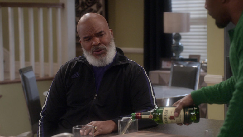 Jameson Whiskey Bottle in Dad Stop Embarrassing Me! S01E07 (1)