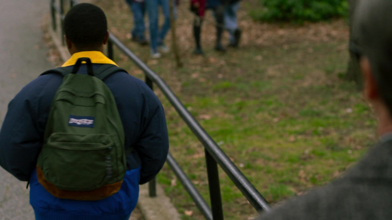 JanSport Green Backpack in City on a Hill S02E03 (2)