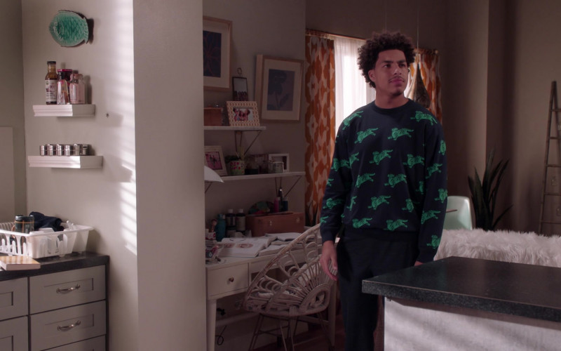 Kenzo Tiger Motif Sweatshirt of as Marcus Scribner as Andre Johnson, Jr. in Black-ish S07E17 "Move-In Ready" (2021)