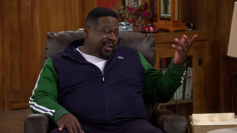 Lacoste Blue-Green Track Jacket of Cedric the Entertainer as Calvin Butler in The Neighborhood S03E13 (2)