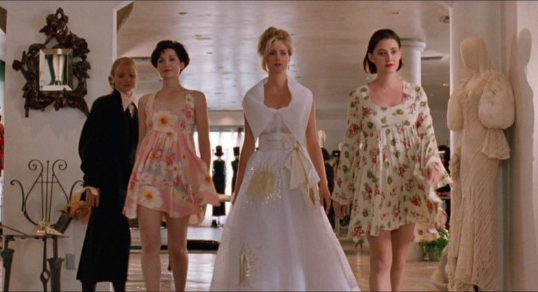 Les Habitudes Women's Clothing Store in D2 The Mighty Ducks (5)