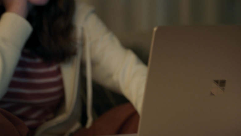 Microsoft Surface Laptop in Big Shot S01E02 The Marvyn Korn Effect (2021)