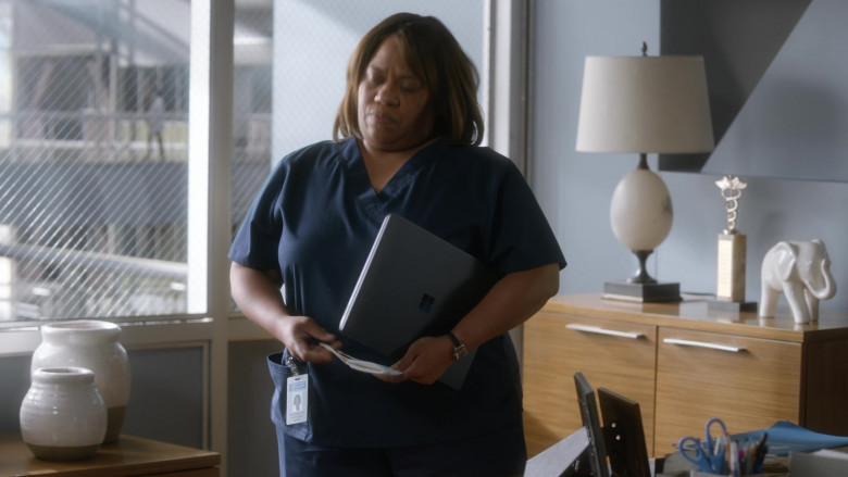 Microsoft Surface Laptops in Grey's Anatomy S17E13 TV Show (3)