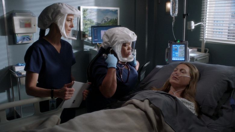 Microsoft Surface Tablets in Grey’s Anatomy S17E12 TV Show 2021 (1)