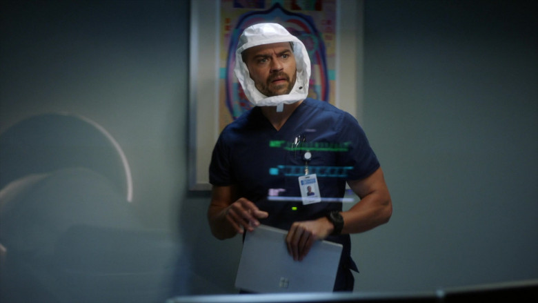 Microsoft Surface Tablets in Grey’s Anatomy S17E12 TV Show 2021 (3)