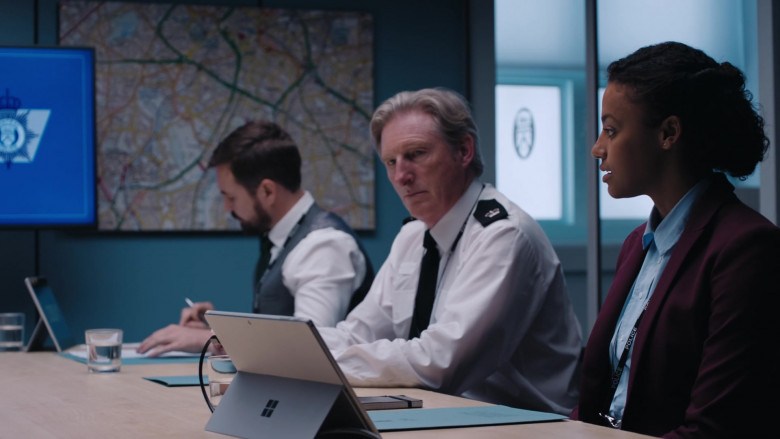 Microsoft Surface Tablets in Line of Duty S06E04 (1)