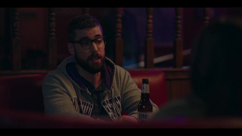 Miller Lite Beer in Rutherford Falls S01E03 (1)