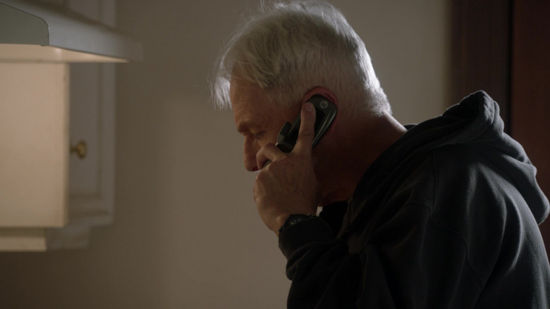 Motorola Mobile Phone Used by Mark Harmon as Leroy Jethro Gibbs in NCIS S18E11 (1)