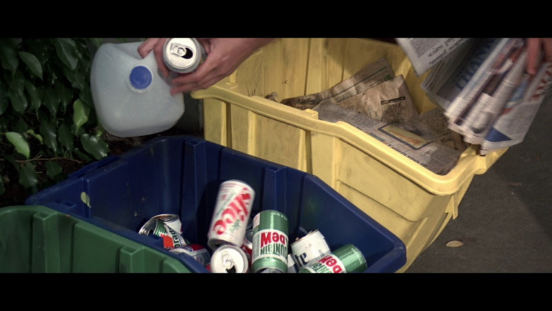 Mountain Dew, Gatorade and SLice Drink Cans in Cape Fear (1991)
