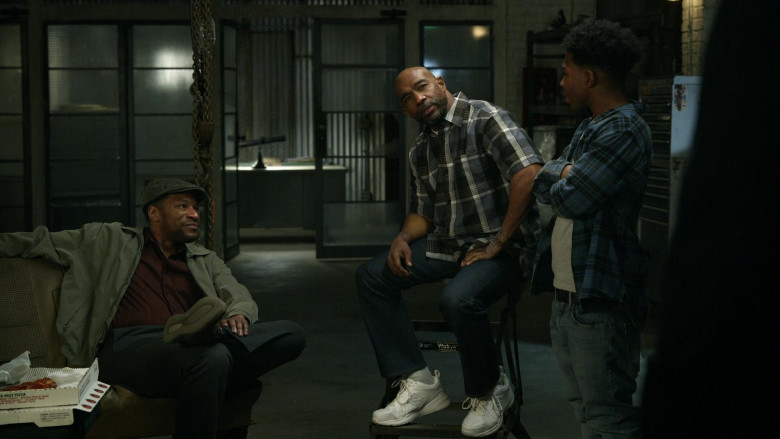 New Balance Men's Sneakers in S.W.A.T. S04E14 Reckoning (2021)