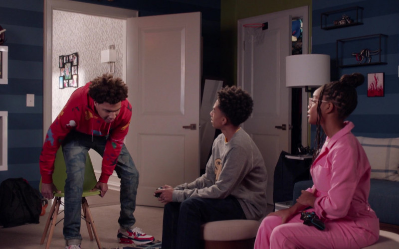 Nike Air Max 90 Sneakers of Marcus Scribner as Andre Johnson, Jr. in Black-ish S07E17 (1)