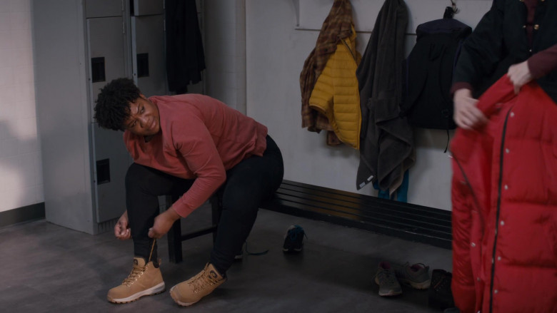Nike Manoa Boots of Adrienne C. Moore as Kelly Duff in Pretty Hard Cases S01E10 Jellybeans (2021)