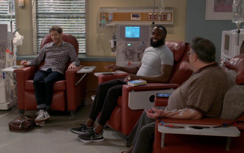 Nike React Infinity Run Flyknit Running Shoes of Terrence Terrell as Eli in B Positive S01E015 Miss Diagnosis (2021)