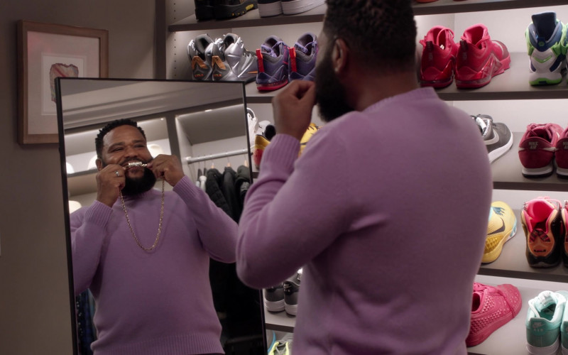 Nike Shoes in Black-ish S07E19 Missions & Ambitions (2021)