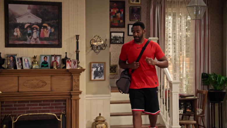 Nike T-Shirt and Shorts Outfit of Anthony Alabi as Moz McKellan in Family Reunion S03E01 