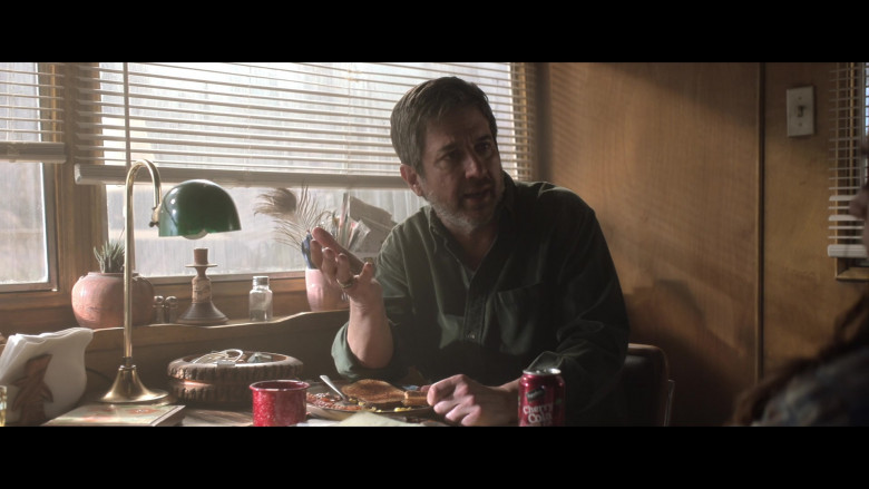 Signature Select Cherry Cola of Ray Romano as Herbert Green in Made For Love S01E04 (1)