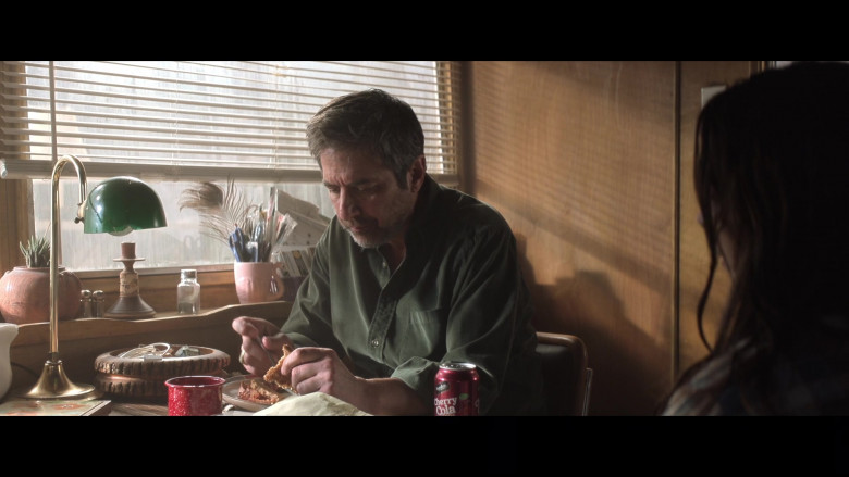 Signature Select Cherry Cola of Ray Romano as Herbert Green in Made For Love S01E04 (2)