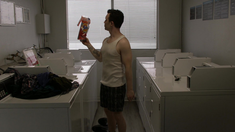 Tide Pods Laundry Detergent Used by Noel Fisher as Mickey Milkovich in Shameless S11E11 The Fickle Lady is Calling it Quits (2021)