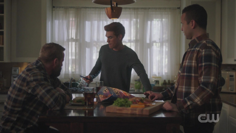 Tostitos Scoops Tortilla Chips in Riverdale S05E10 TV Show 2021 (3)
