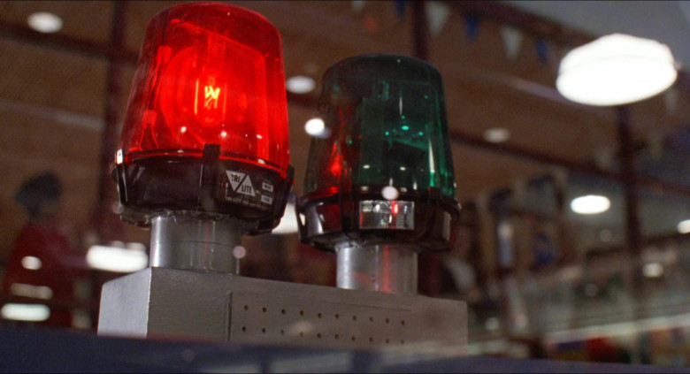 Tri Lite Rotating Beacon Lights in D2 The Mighty Ducks (1994)