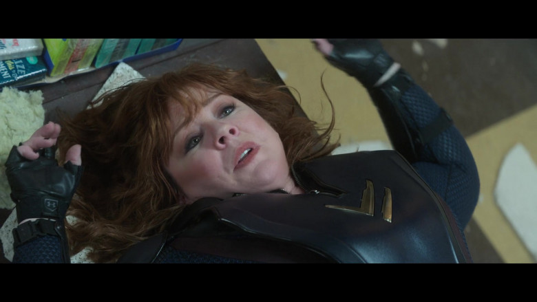 Under Armour Gloves of Melissa McCarthy as Lydia Berman in Thunder Force (2021)