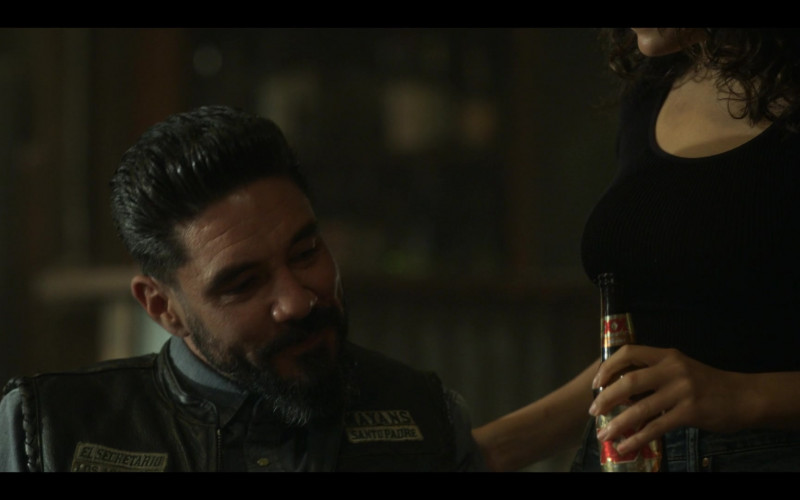 XX Dos Equis Beer in Mayans M.C. S03E05 (2)
